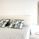 B-rent Bluemarlin Boutique Sea View 코라레호