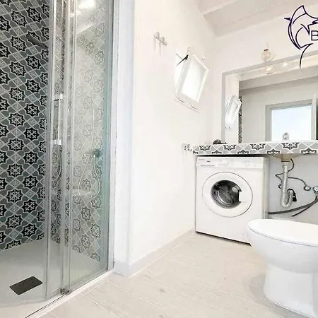 B-rent Bluemarlin Boutique Sea View شقة *