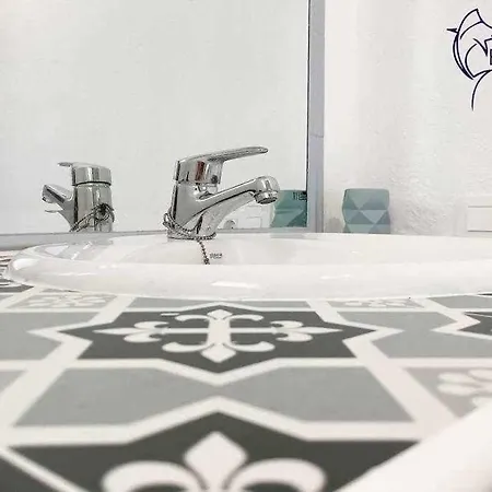 B-rent Bluemarlin Boutique Sea View شقة كوراليهو