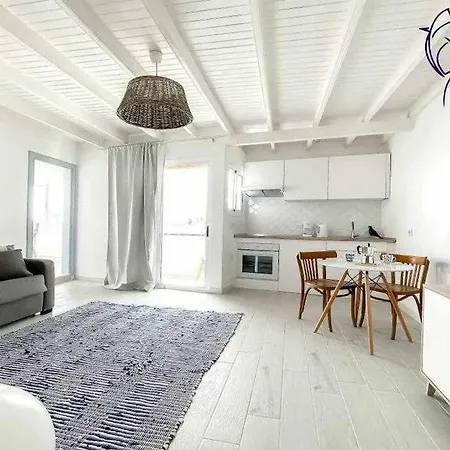 B-rent Bluemarlin Boutique Sea View شقة *