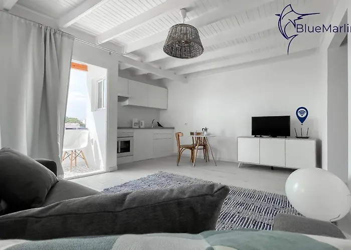 B-rent Bluemarlin Boutique Sea View דירה