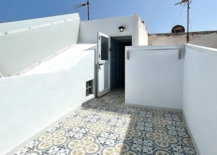 B-rent Bluemarlin Boutique Sea View شقة