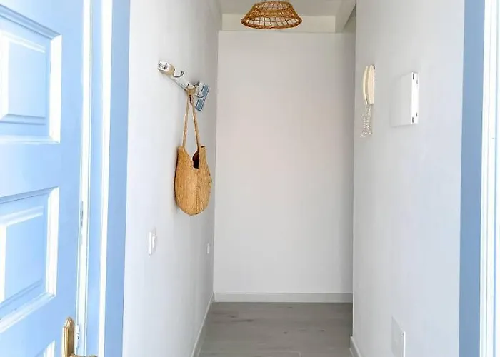 B-rent Bluemarlin Boutique Sea View شقة