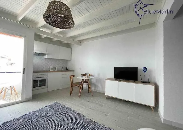 B-rent Bluemarlin Boutique Sea View شقة كوراليهو