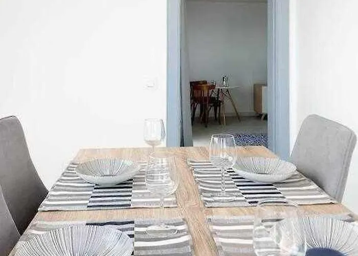 B-rent Bluemarlin Boutique Sea View شقة *